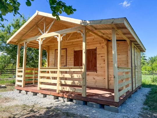 Holzhaus Jodła 2B 4 x 4m + 2m Terrasse