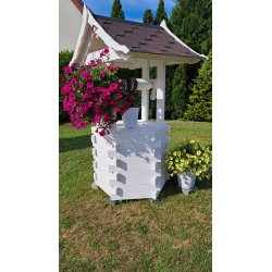 Brunnen mit Schindeln