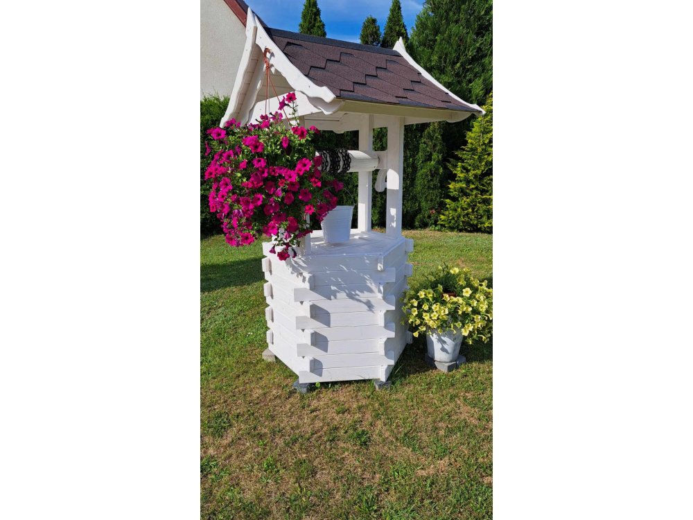 Brunnen mit Schindeln