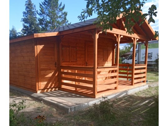 Dom drewniany Jesion 2  4,5 x 5,5m + 2m taras 24m2