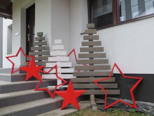 Weihnachtsbaum aus Brettern - flach