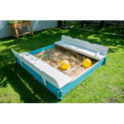Closeable sandbox