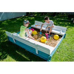 Closeable sandbox