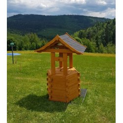 Brunnen mit Schindeln