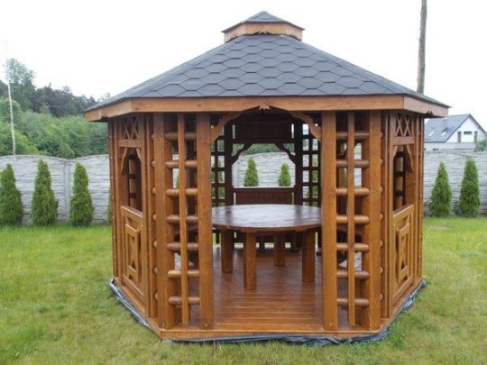 Altpolnischer sechseckiger Pavillon ∅ 3,9 m 12 m2