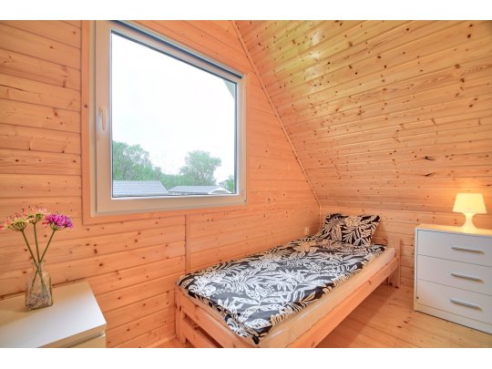 Dom drewniany Jarząb 4x4,3m + 2m taras 24m2