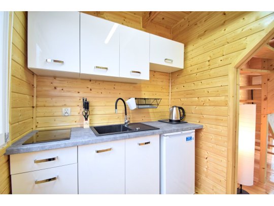 Dom drewniany Jarząb 4x4,3m + 2m taras 24m2